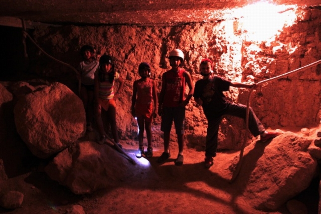 En el interior de la cueva